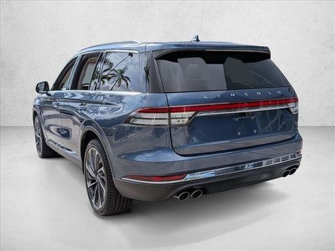 Used 2020 Lincoln Aviator Reserve w/ Equipment Group 202A image 8