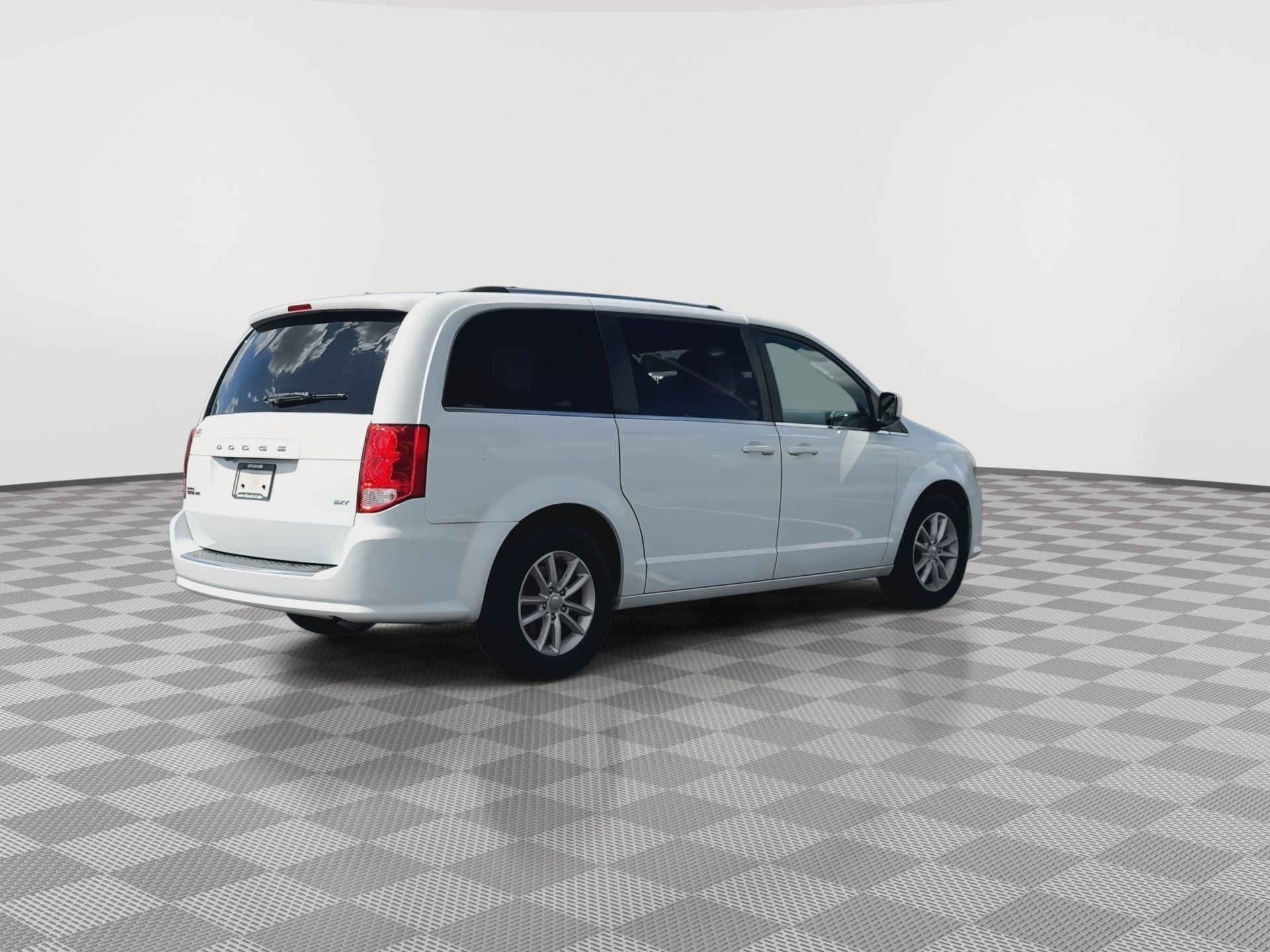 Used 2019 Dodge Grand Caravan SXT FWD image 8