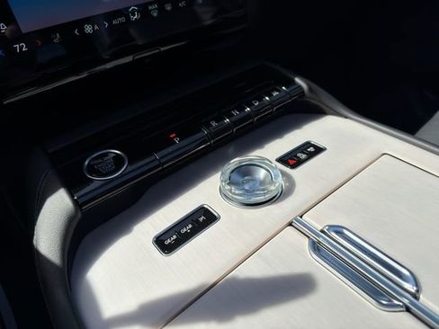 Used 2025 Lincoln Navigator Reserve w/ Jet Appearance Package image 47