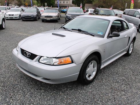 Used 2000 Ford Mustang Coupe RWD image 2