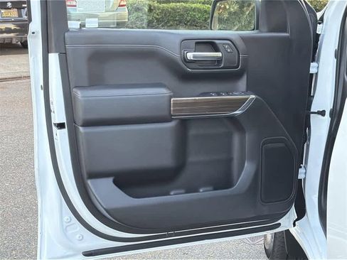 Used 2022 Chevrolet Silverado 1500 LT image 23