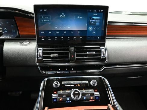 Used 2024 Lincoln Navigator Premiere AWD/4WD image 43