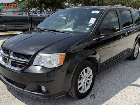 Used 2019 Dodge Grand Caravan SXT FWD image 1