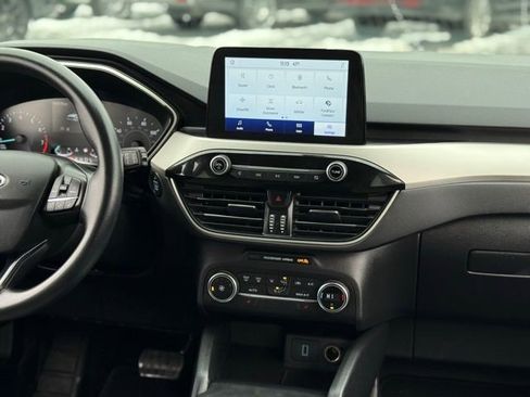 Certified 2020 Ford Escape SE image 23