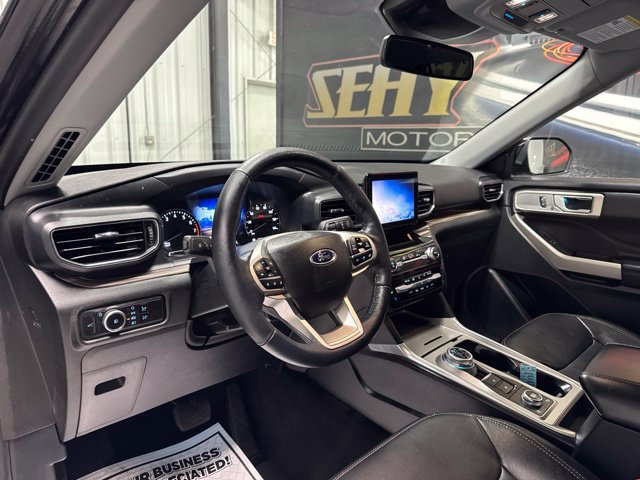 Used 2023 Ford Explorer Limited AWD/4WD image 6