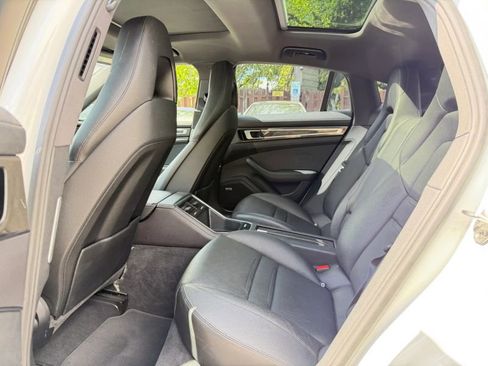 Used 2018 Porsche Panamera 4 w/ Premium Package AWD/4WD image 16