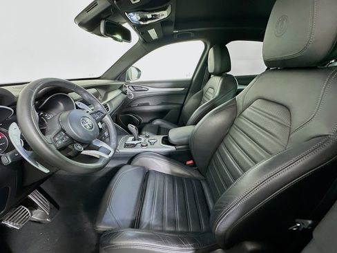 Used 2023 Alfa Romeo Stelvio Veloce AWD/4WD image 13