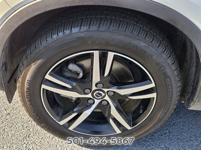Used 2024 Volvo XC40 B5 Core AWD/4WD image 16