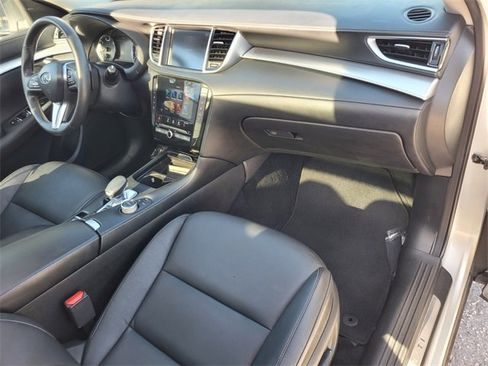 Used 2020 INFINITI QX50 Luxe image 18