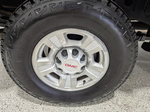 Used 2009 GMC Sierra 2500 SLT w/ SLT Convenience Package image 14