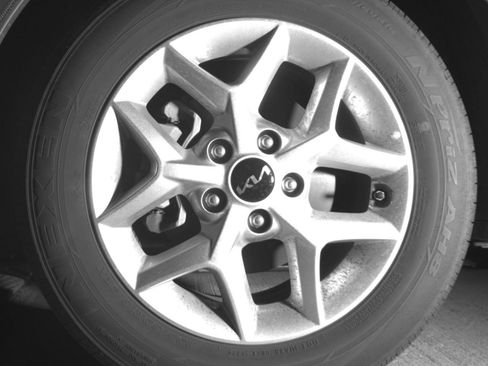 Used 2025 Kia Soul LX w/ LX Technology Package FWD image 15
