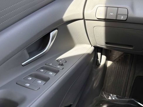 Certified 2023 Hyundai Elantra SEL image 17