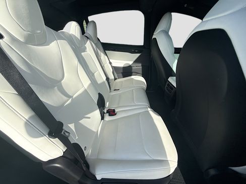 Used 2020 Tesla Model X Long Range image 28