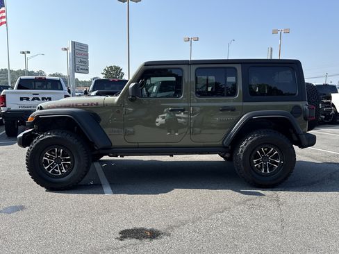 New 2025 Jeep Wrangler Rubicon w/ XTREMEE 35" Tire Package image 9