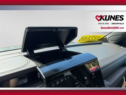 New 2026 GMC Yukon XL AT4 Ultimate w/ LPO, Floor Liner Package AWD/4WD image 29