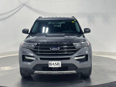 Used 2021 Ford Explorer XLT w/ Equipment Group 202A AWD/4WD image 9