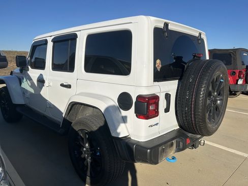 Used 2023 Jeep Wrangler Unlimited Sahara w/ Cold Weather Group image 9