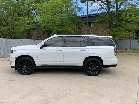 Used 2021 Cadillac Escalade Sport w/ Driver Assist Tech Package AWD/4WD image 2