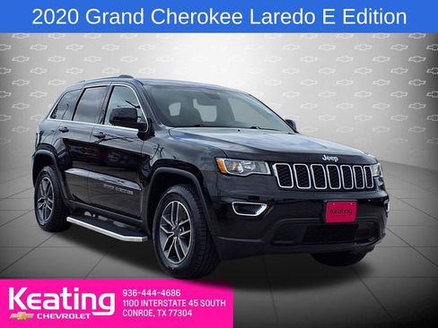 Used 2020 Jeep Grand Cherokee Laredo w/ 18" Wheel & 8.4" Radio Group RWD image 1