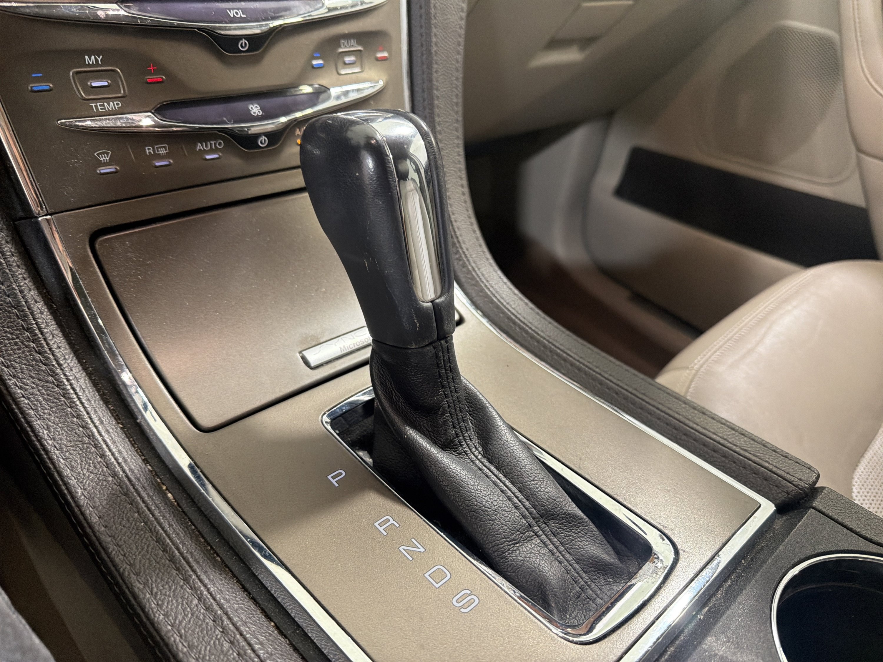 Used 2013 Lincoln MKX FWD w/ Wood Pkg image 19