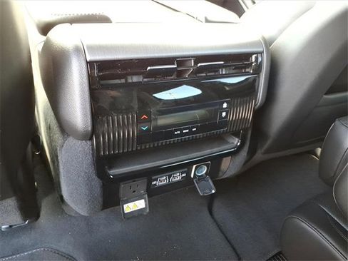 New 2025 Jeep Wagoneer 4WD image 18