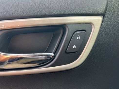 Used 2017 GMC Yukon XL Denali w/ Open Road Package image 17