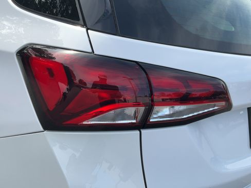 Certified 2024 Chevrolet Equinox LS FWD image 29