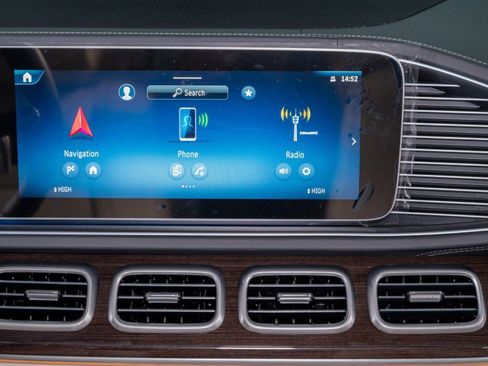 Certified 2026 Mercedes-Benz GLS 450 4MATIC image 20