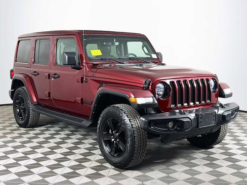 Used 2021 Jeep Wrangler Unlimited Sahara image 3