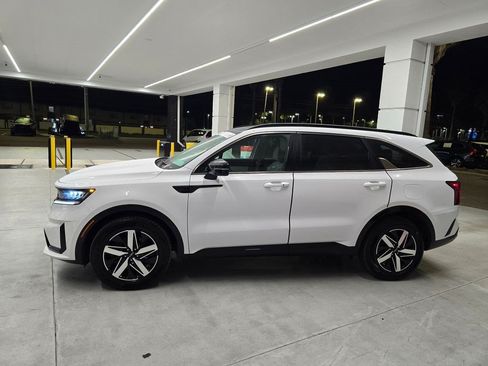 Used 2022 Kia Sorento S w/ Panoramic Sunroof Package FWD image 3