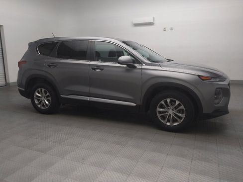 Used 2019 Hyundai Santa Fe SE image 11