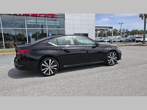 Used 2021 Nissan Altima 2.5 SR w/ SR Premium Package FWD image 34