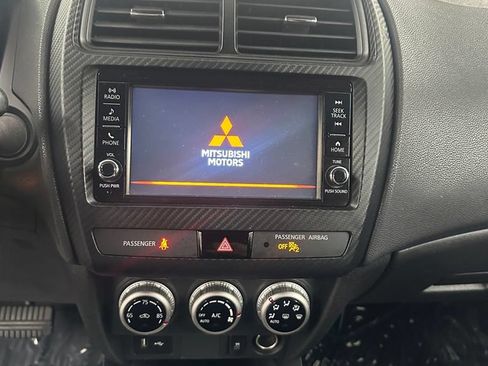 Used 2020 Mitsubishi Outlander Sport ES FWD image 16