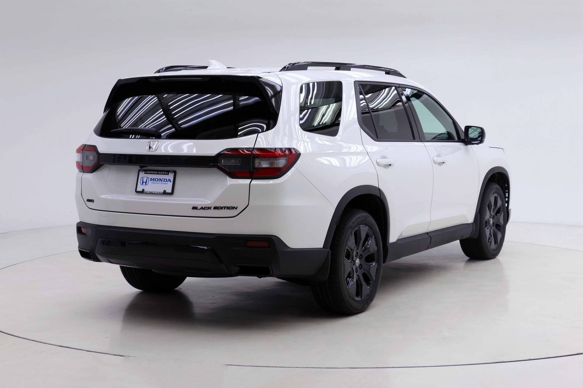 New 2026 Honda Pilot Black Edition image 2