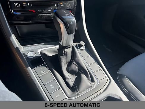 Used 2026 Volkswagen Jetta SE FWD image 29