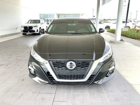 Used 2019 Nissan Altima 2.5 SV image 2