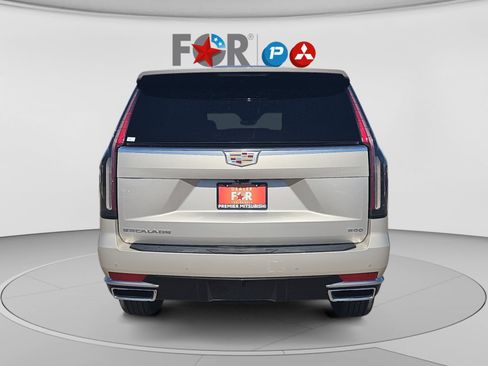 Used 2023 Cadillac Escalade Premium Luxury AWD/4WD image 4