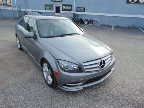 Used 2011 Mercedes-Benz C 300 Sedan image 8