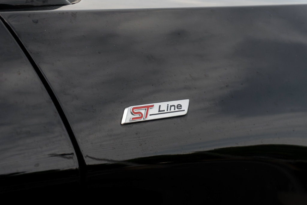 Used 2025 Ford Explorer ST-Line RWD image 11