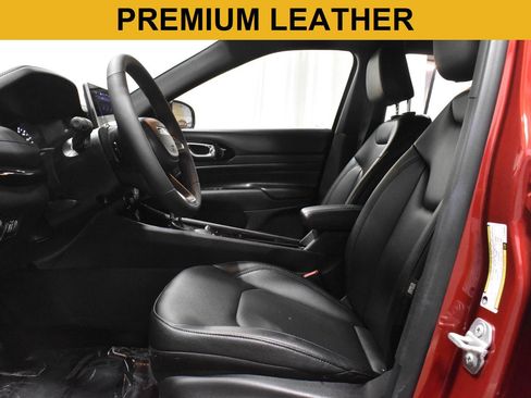 Used 2026 Jeep Compass Limited AWD/4WD image 4