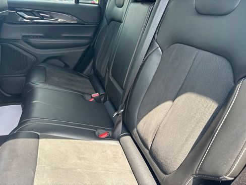 Used 2023 Jeep Grand Cherokee Altitude AWD/4WD image 29