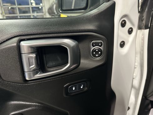 Used 2020 Jeep Wrangler Unlimited Sport image 15