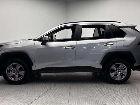 Used 2025 Toyota RAV4 XLE AWD/4WD image 4
