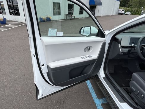 Used 2024 Hyundai Ioniq 5 SEL RWD image 14