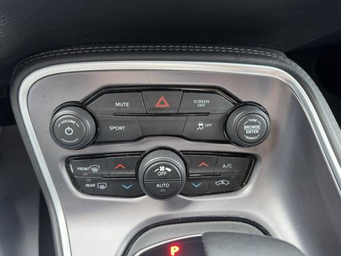 Used 2019 Dodge Challenger SXT image 20