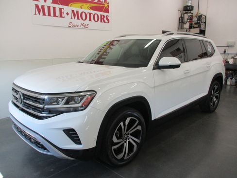 Used 2021 Volkswagen Atlas SEL Premium image 3