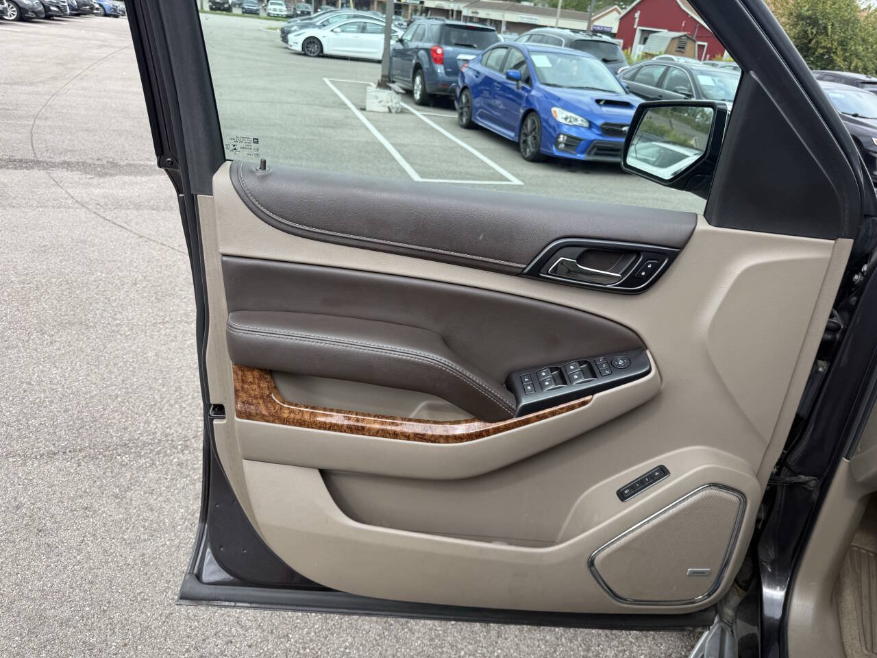 Used 2018 Chevrolet Suburban Premier AWD/4WD image 18