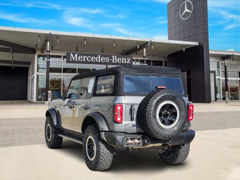 Used 2023 Ford Bronco Badlands w/ Sasquatch Package image 4