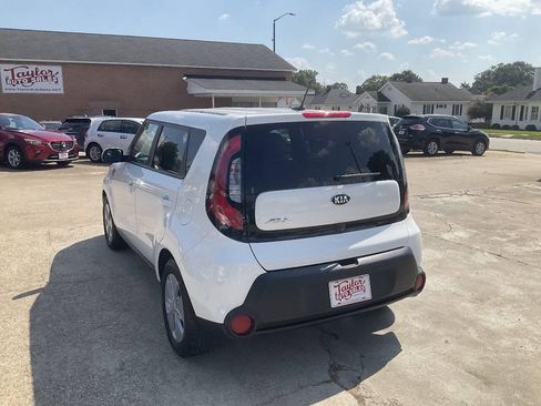 Used 2016 Kia Soul w/ Convenience Package FWD image 5