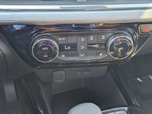 Used 2024 Chevrolet Trax LT w/ Driver Confidence Package FWD image 24